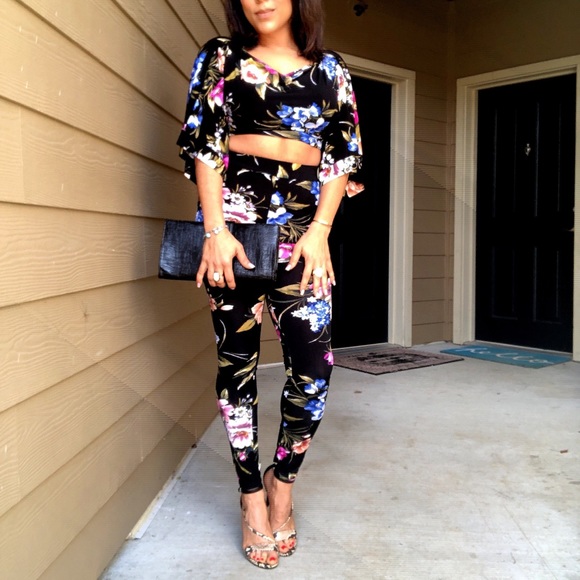 Black blue & purple floral crop top and pants set - Picture 4 of 8